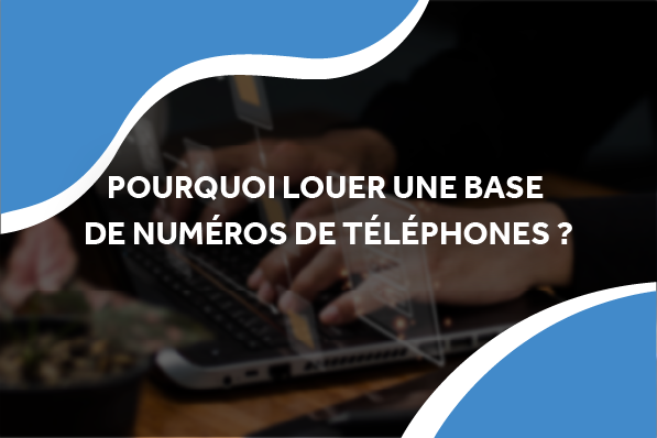 une personne tapant sur un ordinateur portable.